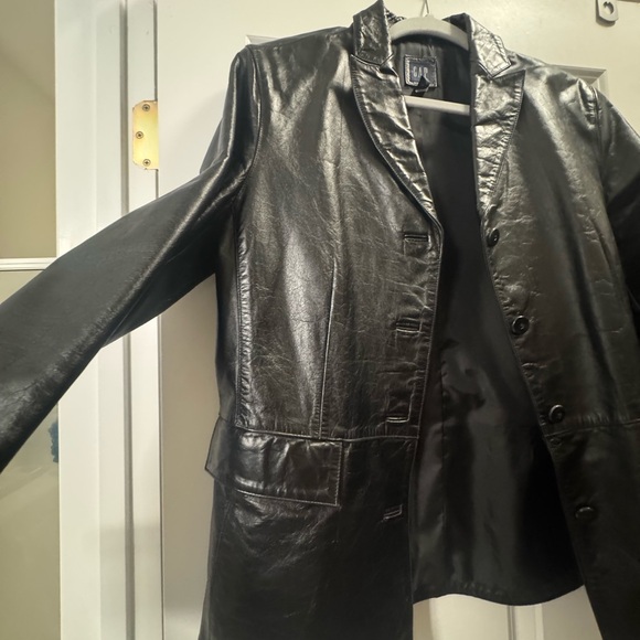 GAP Women's Sleek Black Leather Jacket - Picture 5 of 5